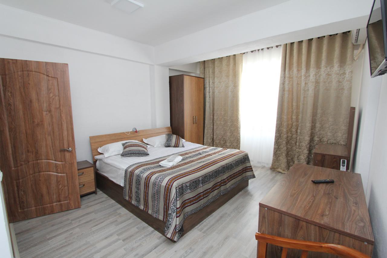 Lal Hotel Khorog エクステリア 写真
