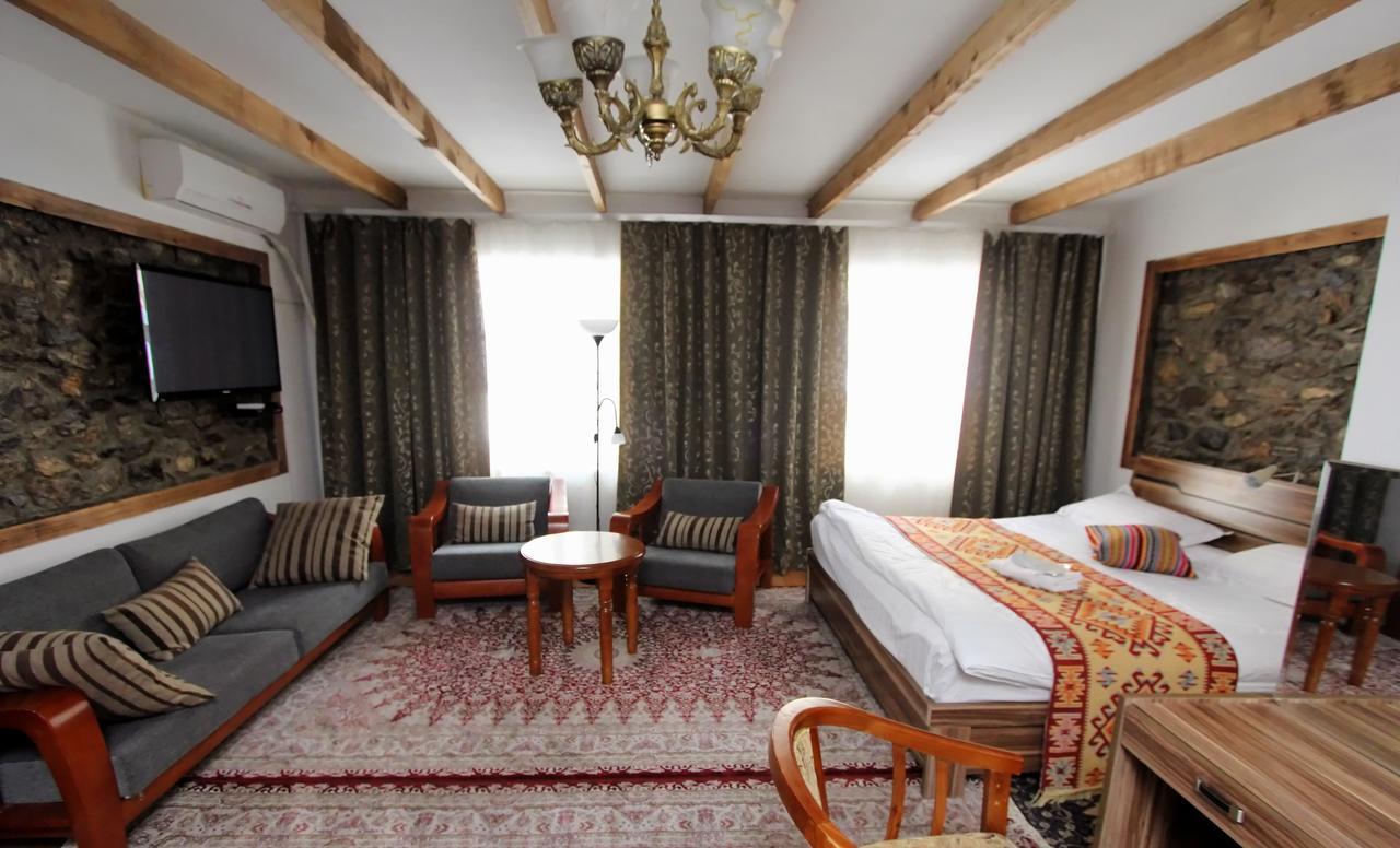 Lal Hotel Khorog エクステリア 写真