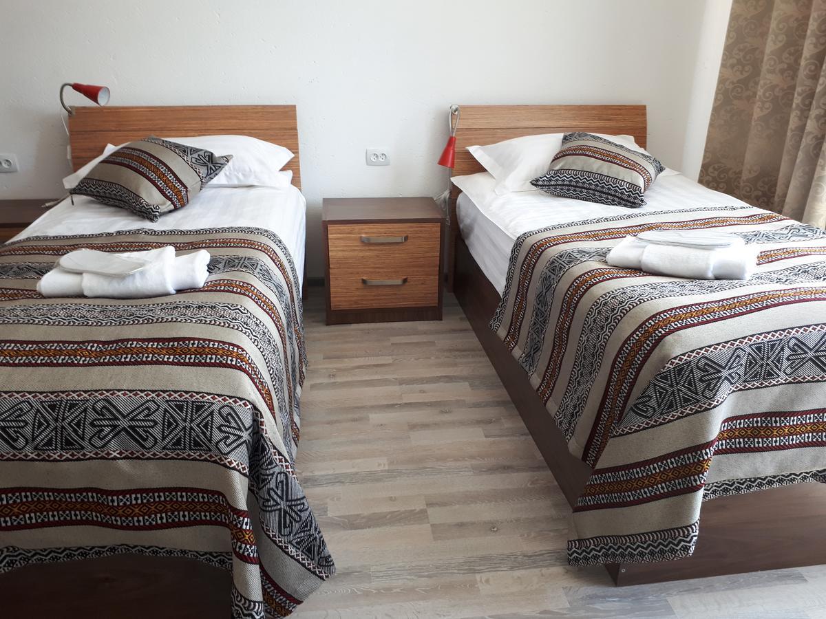 Lal Hotel Khorog エクステリア 写真