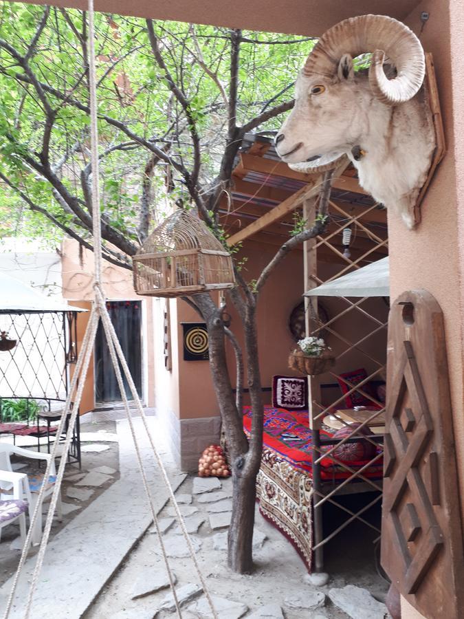 Lal Hotel Khorog エクステリア 写真